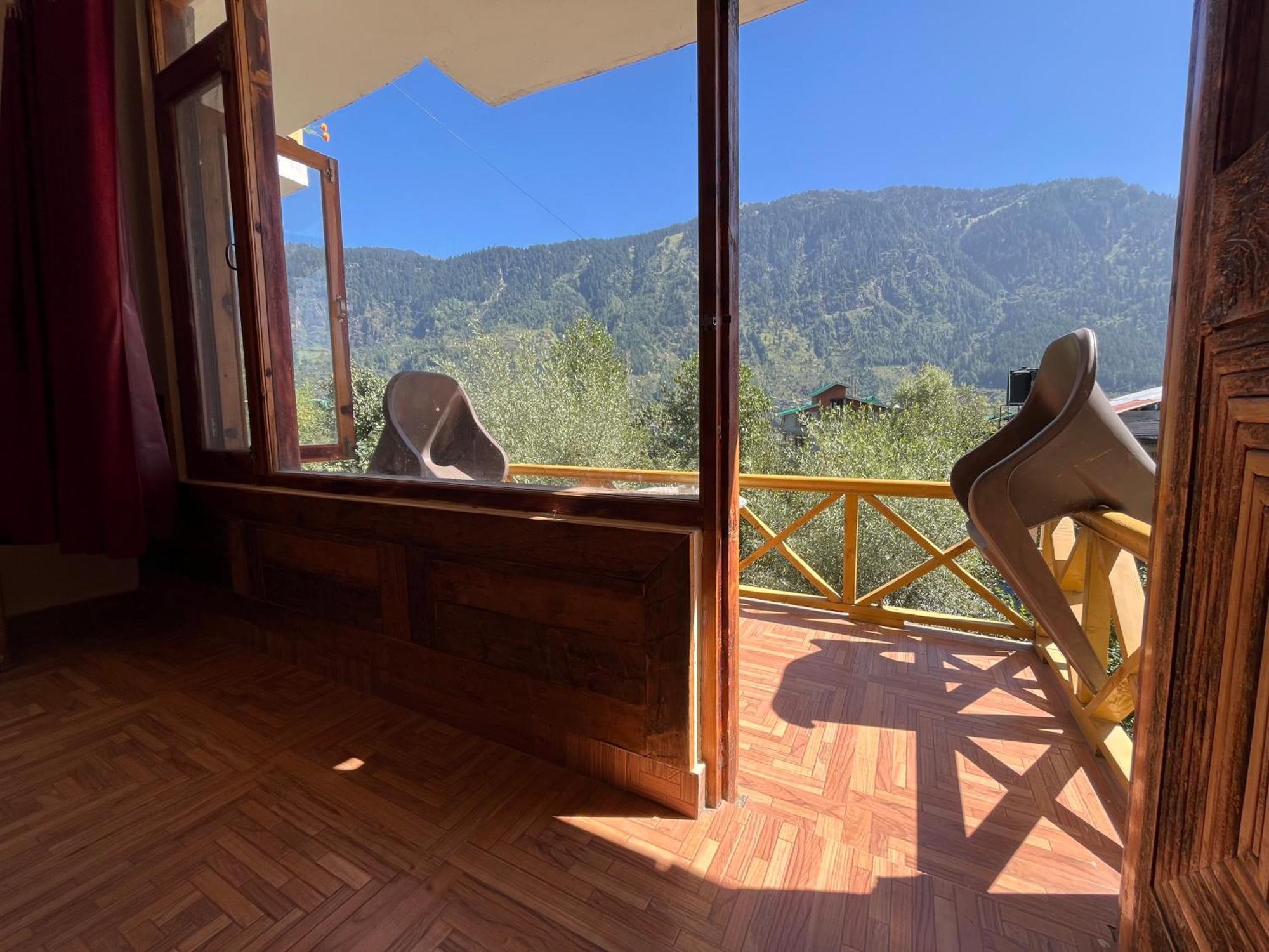 Хостел Yolo Backpackers - Manali Екстер'єр фото