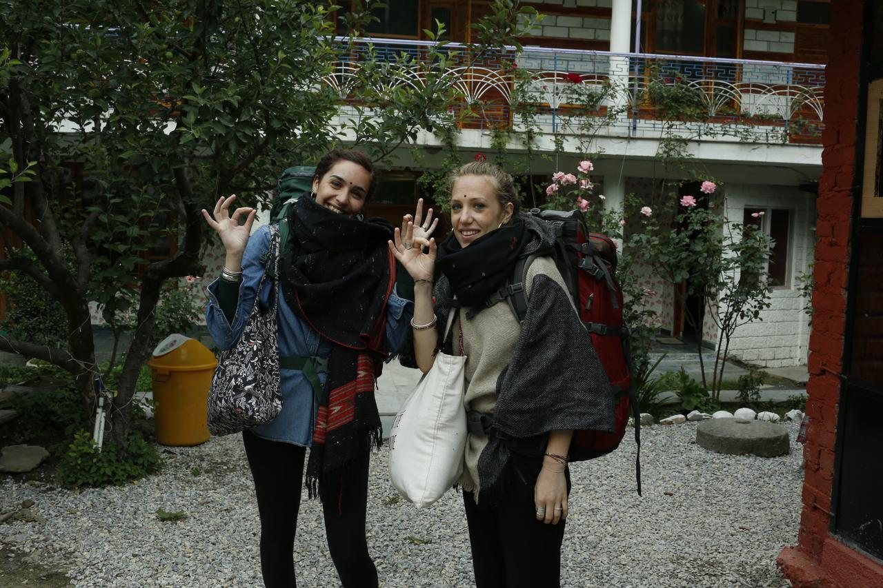 Хостел Yolo Backpackers - Manali Екстер'єр фото